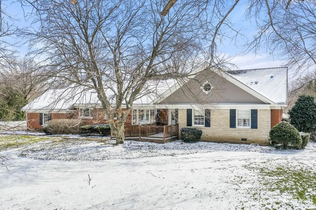 116 E Farnham Lane, Wheaton