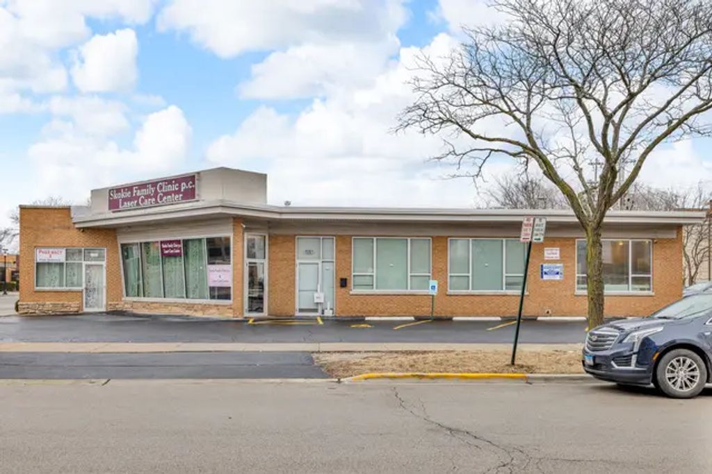 8301 Skokie Boulevard, Skokie