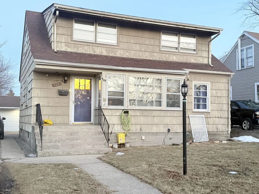 18035 Oakley Avenue, Lansing