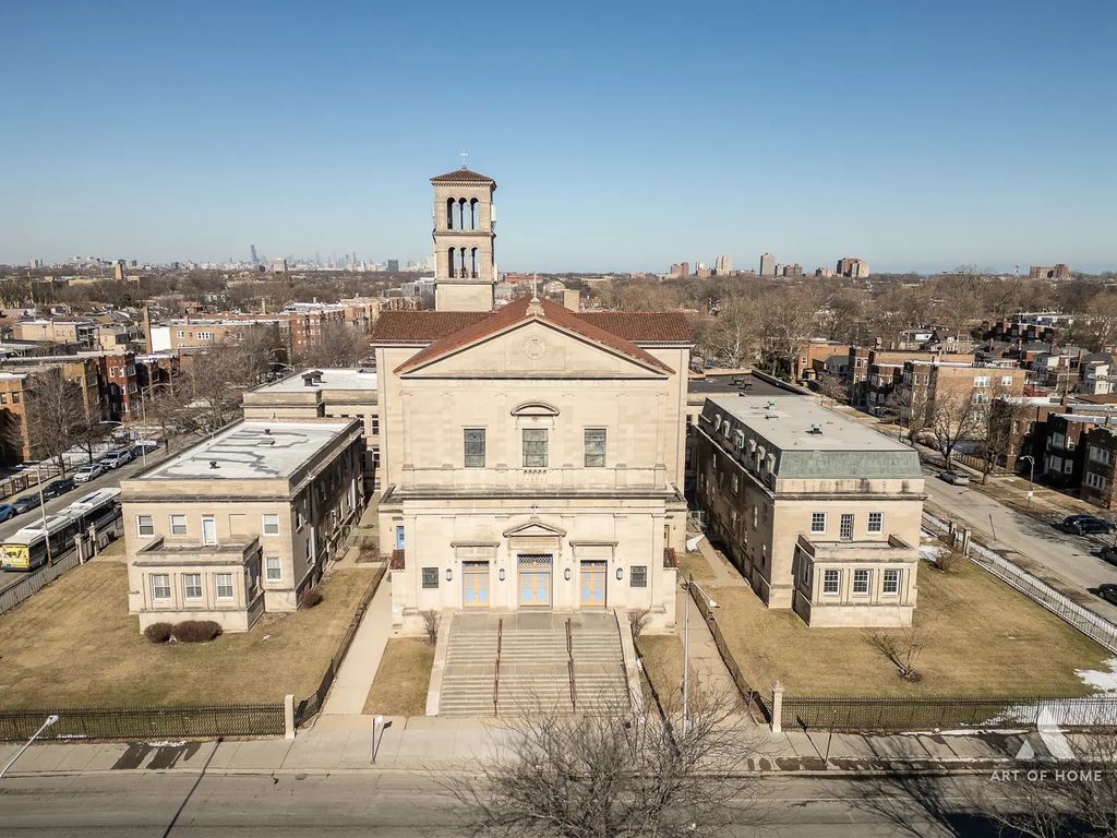 7851 S Jeffery Boulevard, Chicago