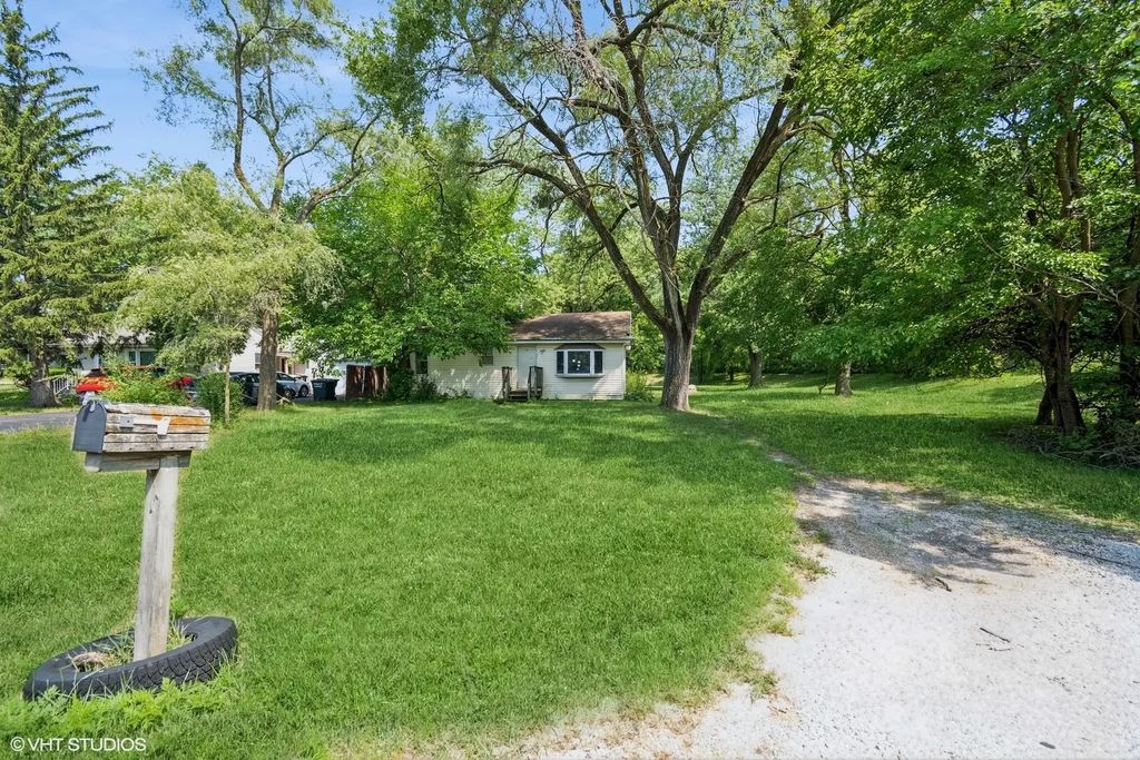 3636 172nd Street, Lansing