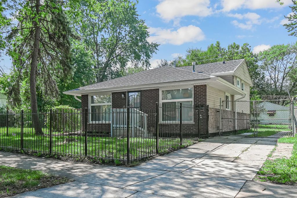 13240 S Saint Lawrence Avenue, Chicago, 60827