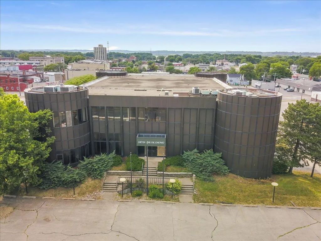 111 N 6th Street, Pekin