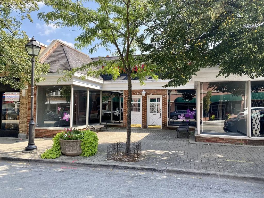 21-25 W St Charles Road, Lombard