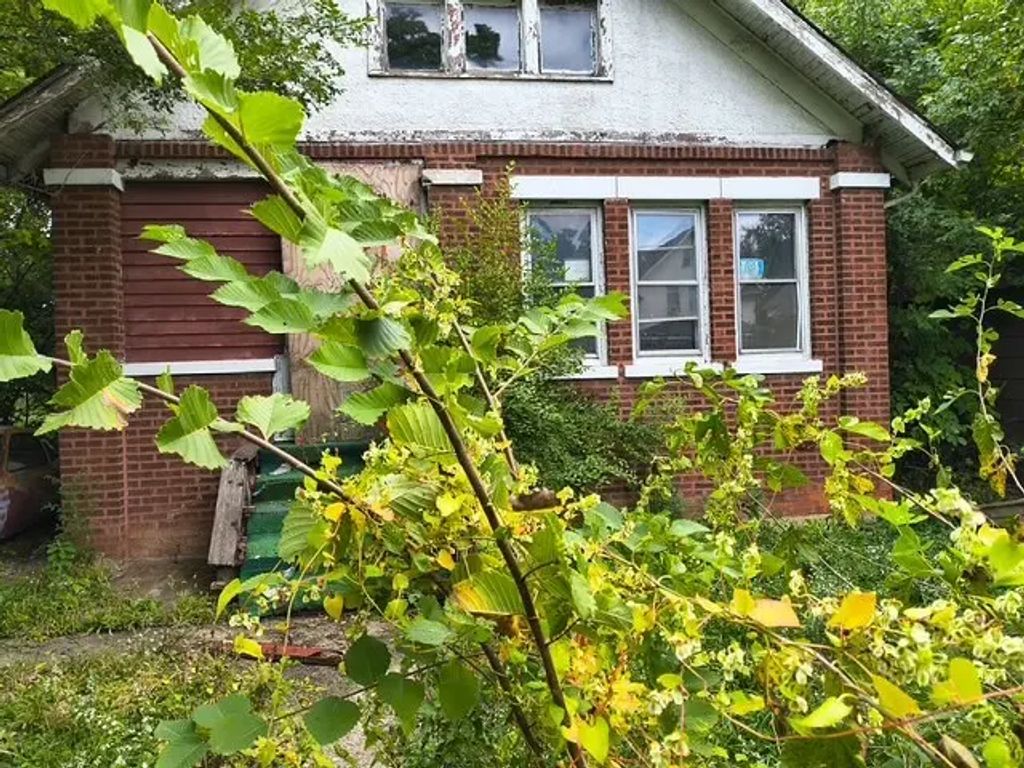 15727 Turlington Avenue, Harvey
