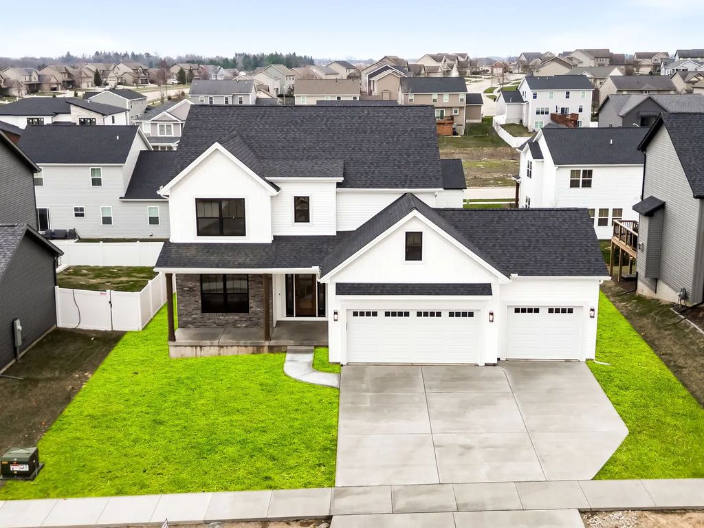 5211 Castlebar Drive, Bloomington