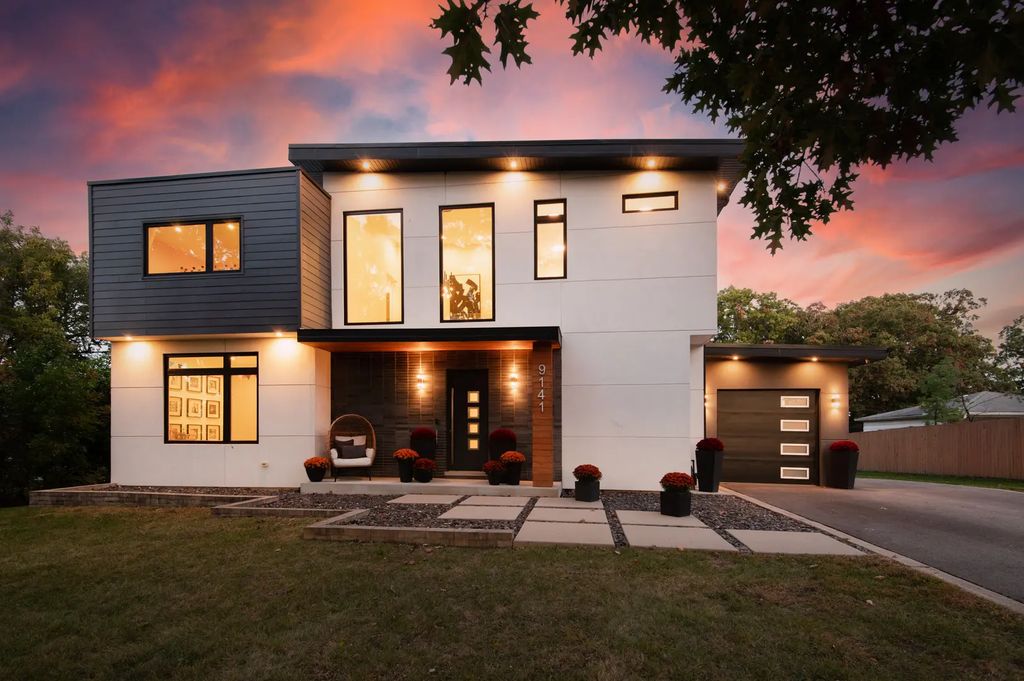 9141 S 83rd Avenue, Hickory Hills