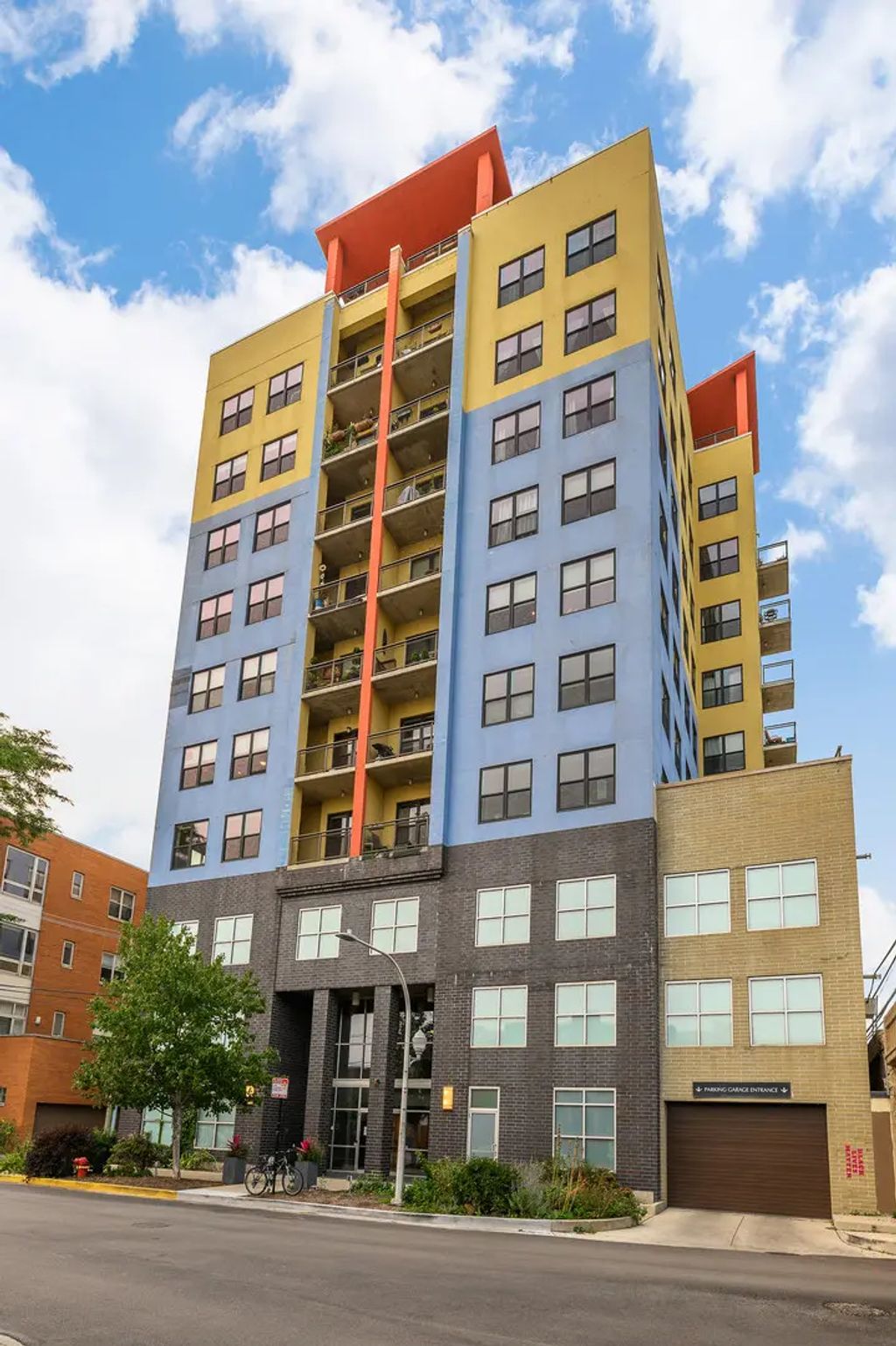 1122 W Catalpa Avenue P158-p159, Chicago