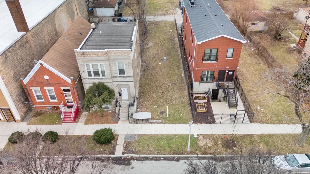 3011 W Arthington Street, Chicago