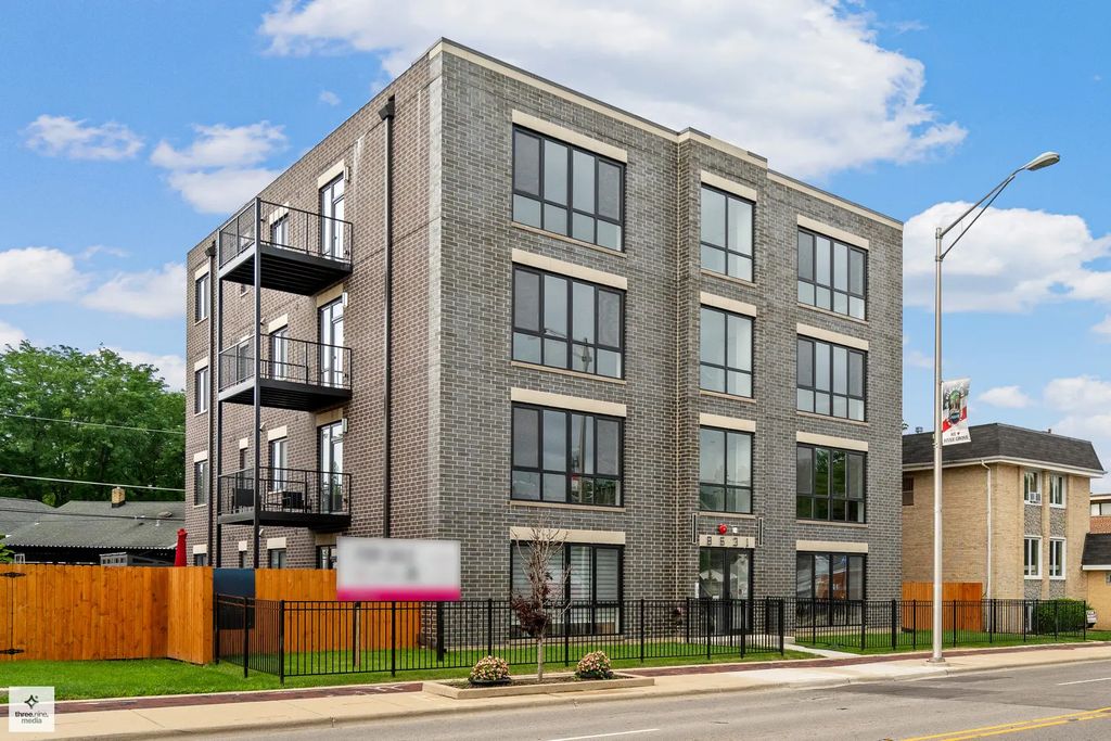 8631 W Grand Avenue 4e, River Grove