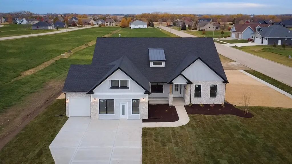 1238 Parkside Drive, Sycamore