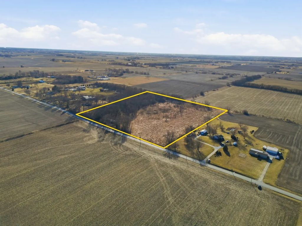 31506 S State Line Road, Beecher