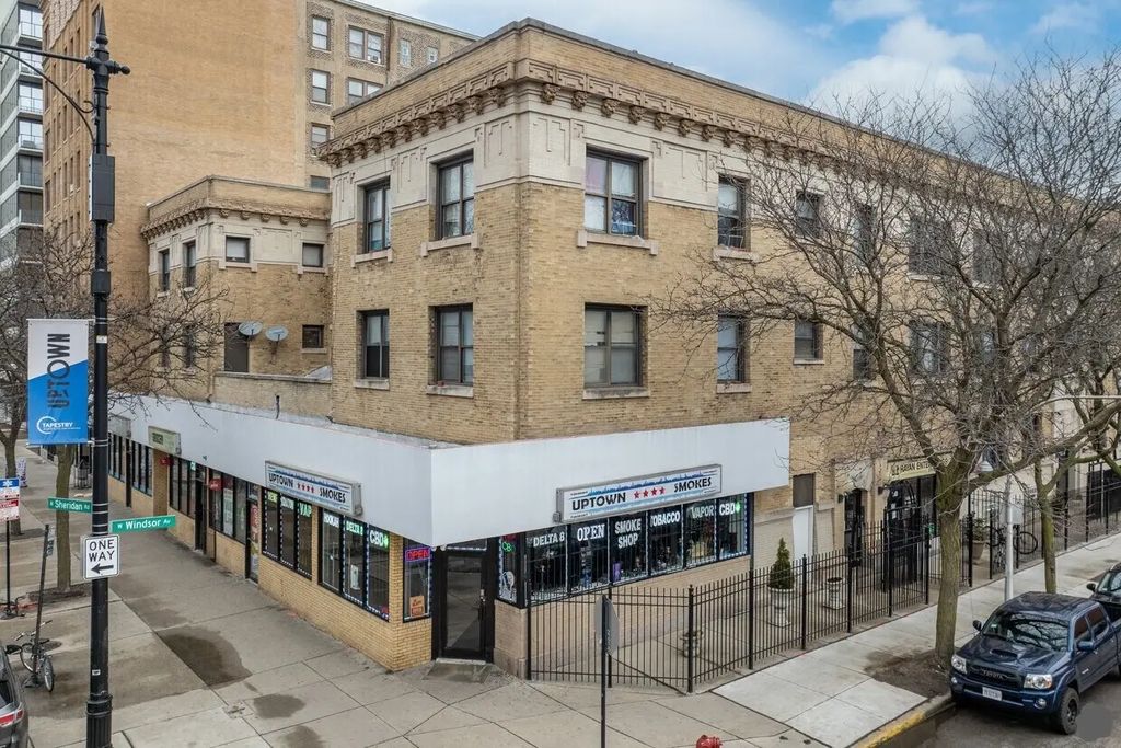 4527 N Sheridan Road, Chicago