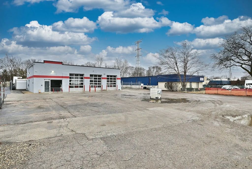 26w287 Saint Charles Road, Carol Stream