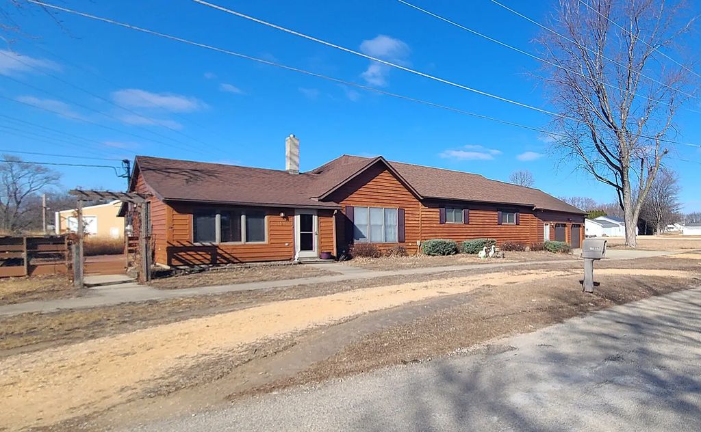 104 N East Avenue, Amboy