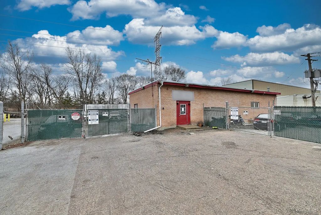 26w321 Saint Charles Road, Carol Stream