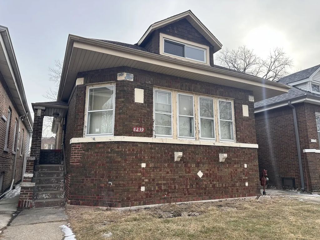 8239 S Kenwood Avenue, Chicago, 60619