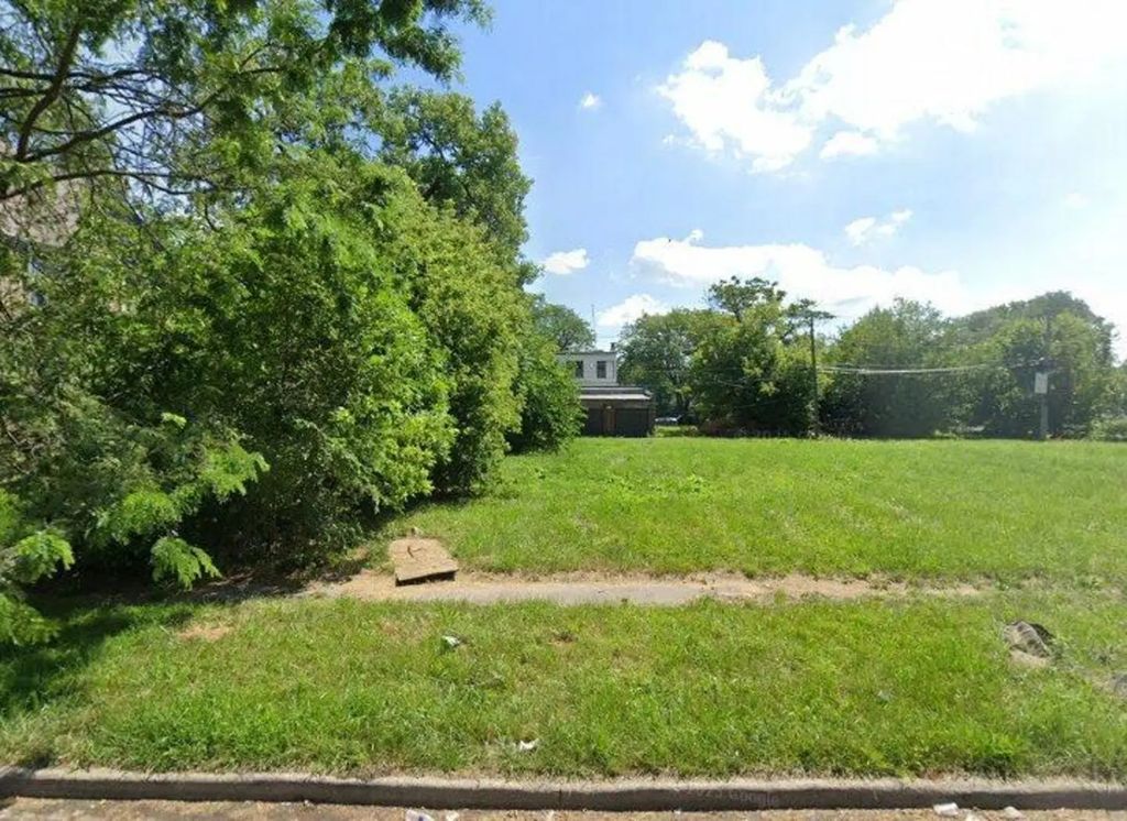 5647 S Peoria Street, Chicago