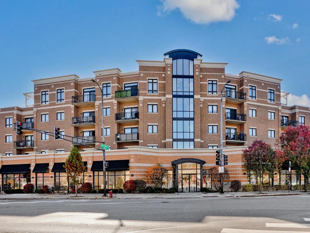 2633 W Bryn Mawr Avenue C3, Chicago