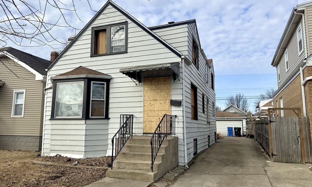 3530 N Odell Avenue, Chicago