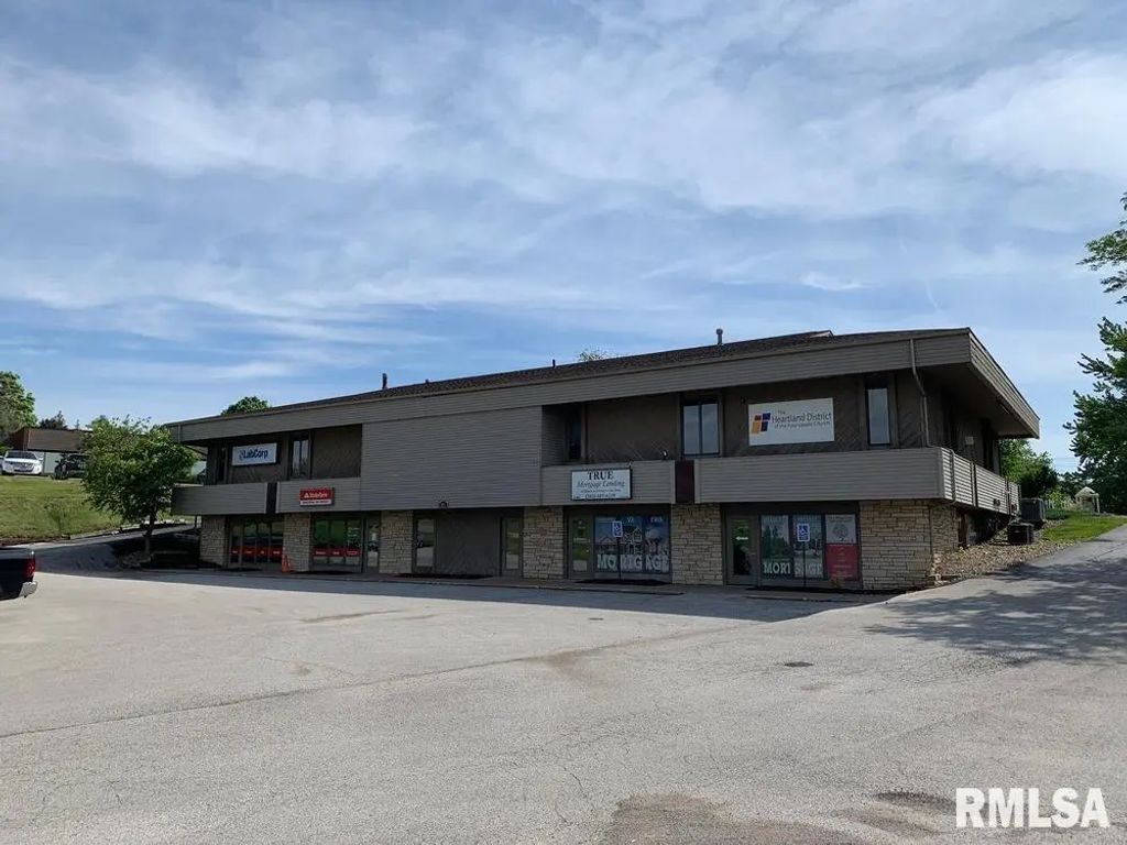 3625 Utica Ridge Road B, Bettendorf