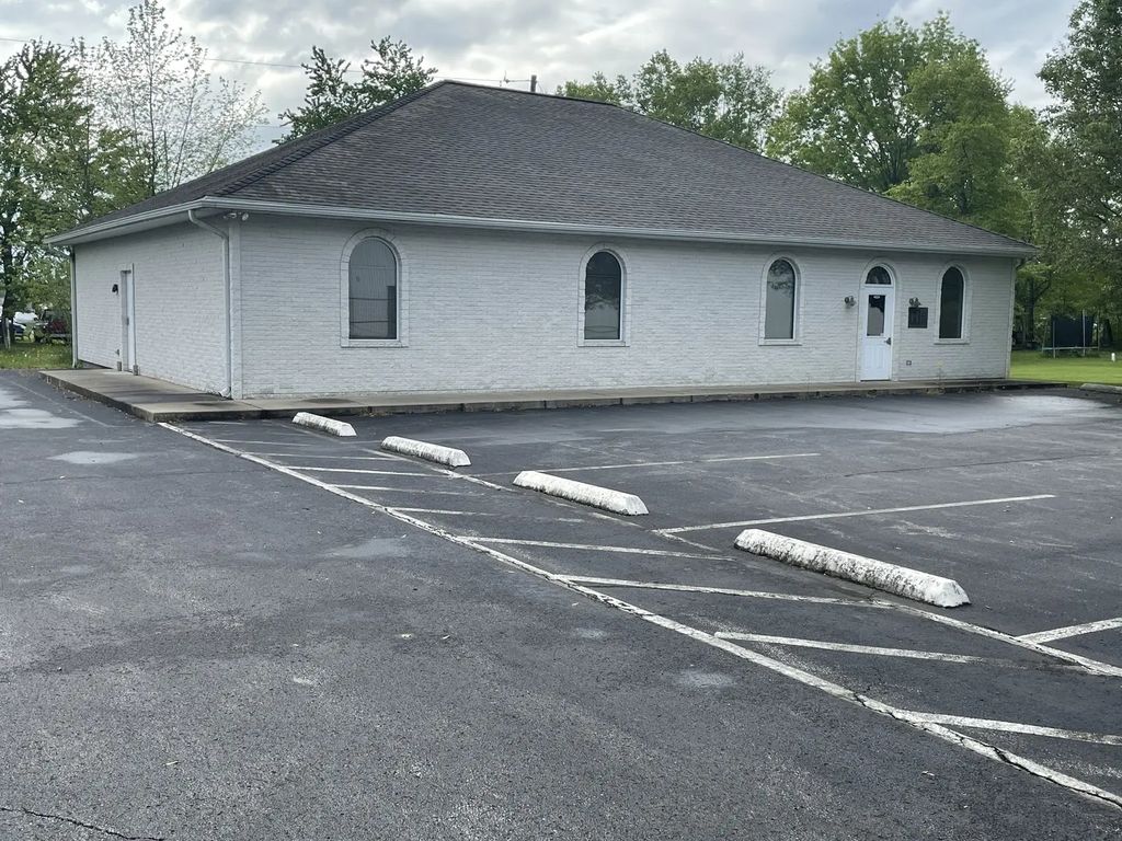 1704 N Holmes Street, Marion
