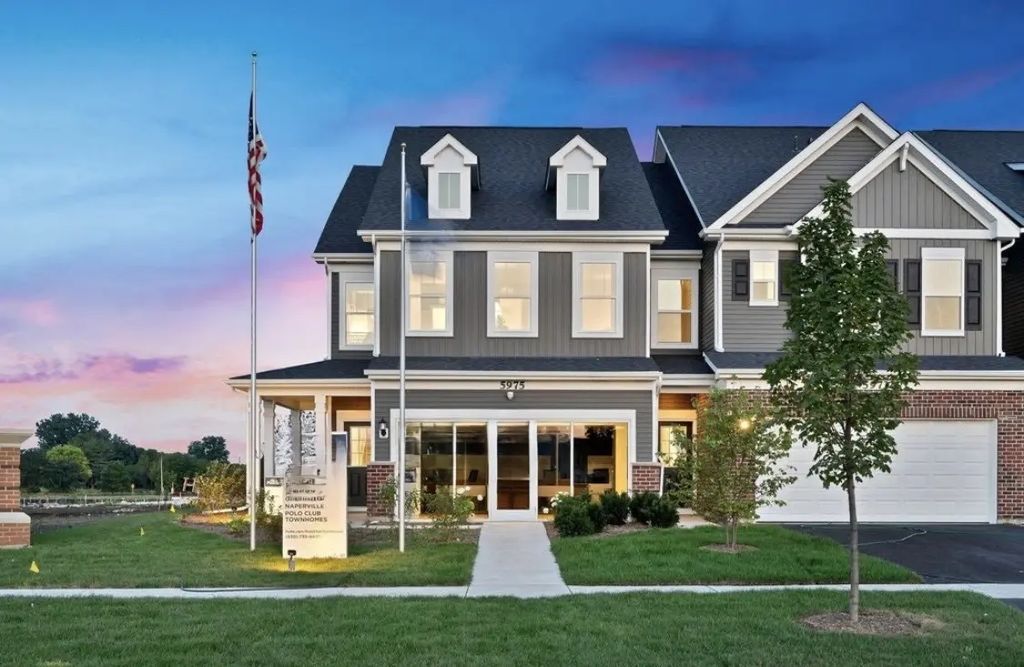 2256 Horseshoe Circle 9104, Naperville