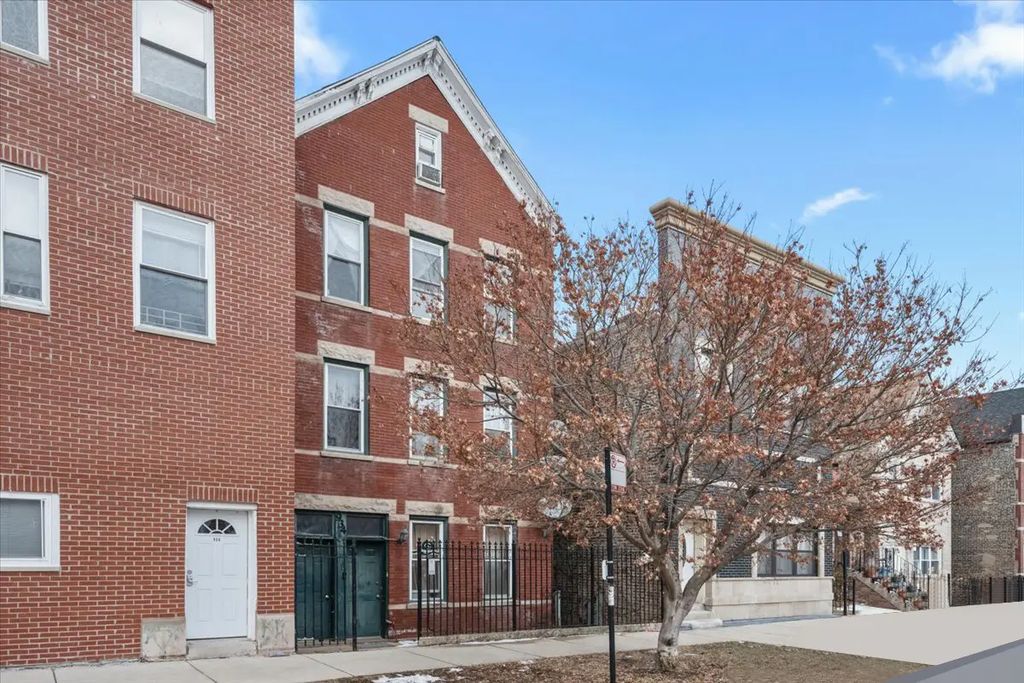 934 W 35th Place, Chicago