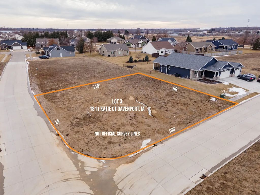 1811 Katie Court, Davenport