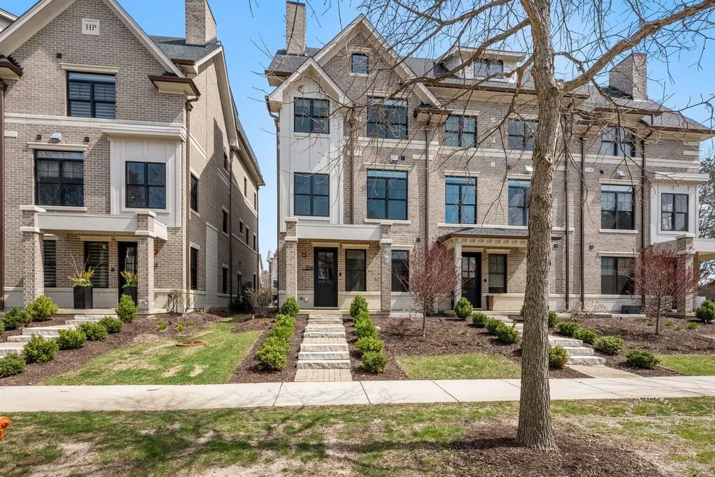 108 N Wright Street, Naperville