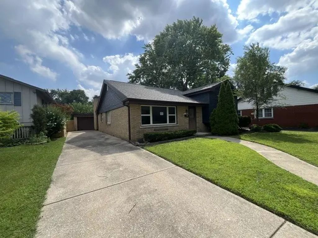 5009 W 101st Street, Oak Lawn