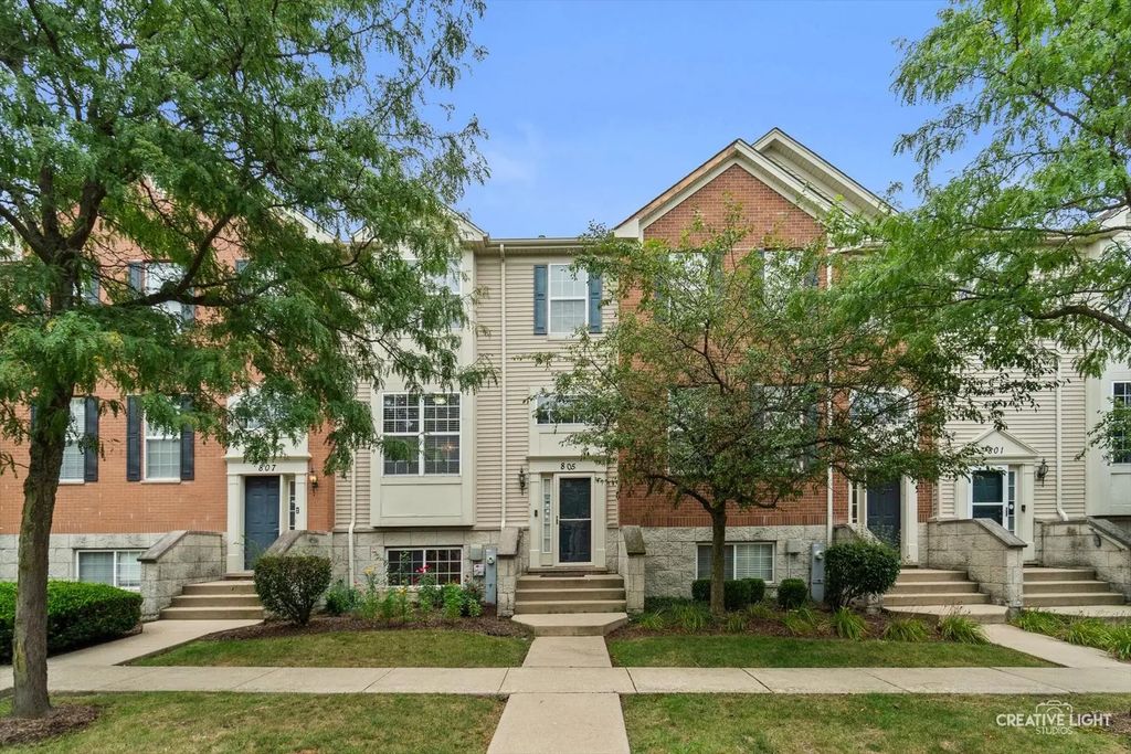 805 Lewisburg Lane 805, Aurora