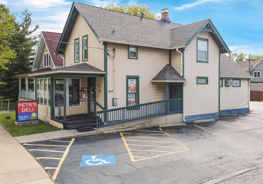 818 State Street, Lemont
