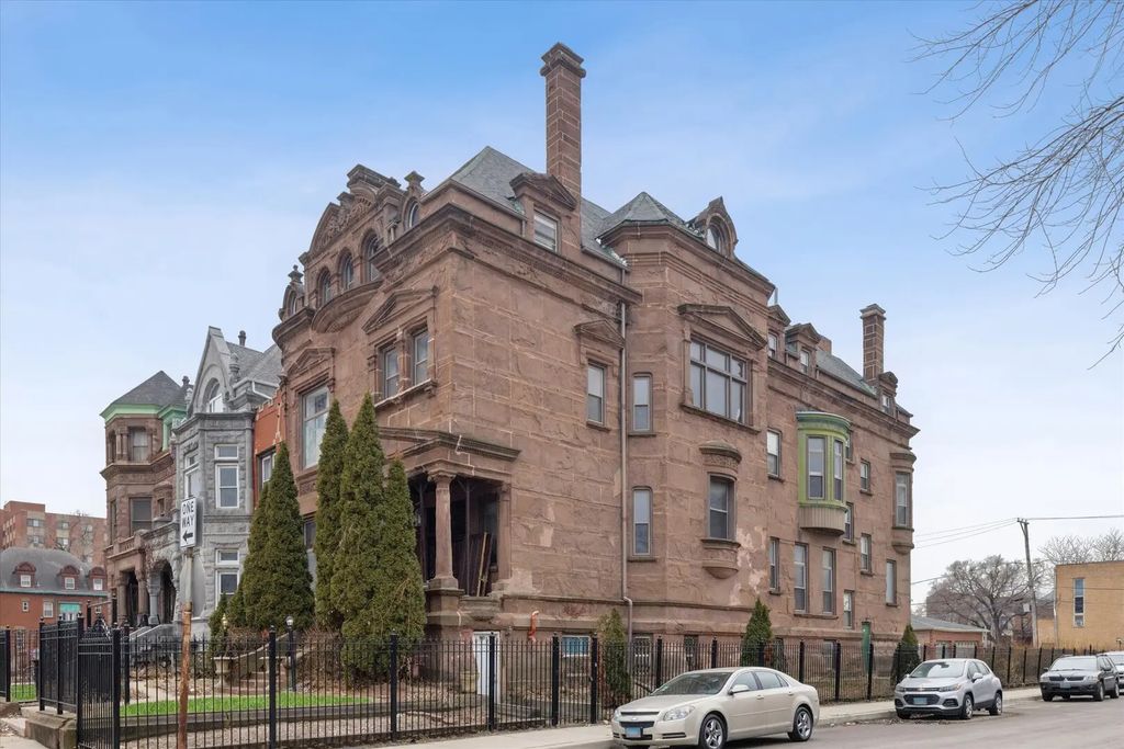 3736 S Michigan Avenue, Chicago, 60653