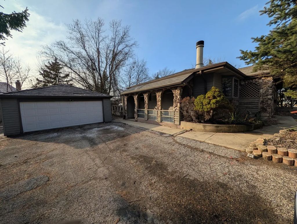 1n248 Darling Street, Carol Stream