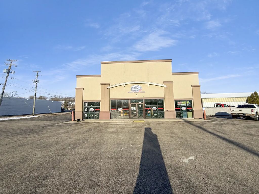 909 Front Street, McHenry