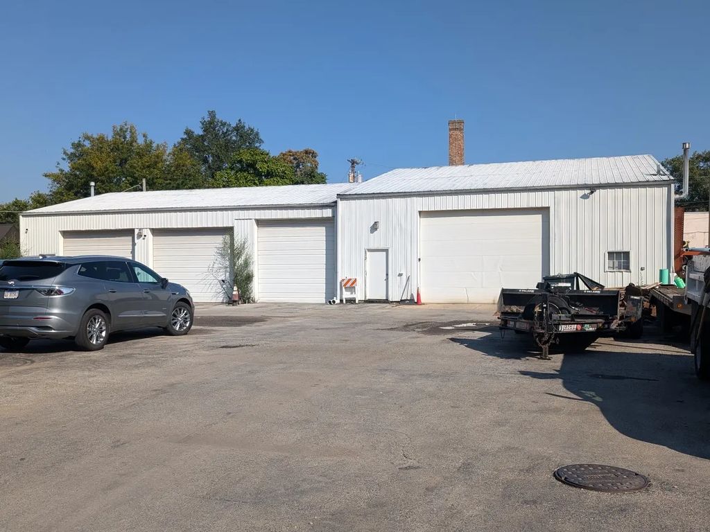 1112 Lisle Place, Lisle
