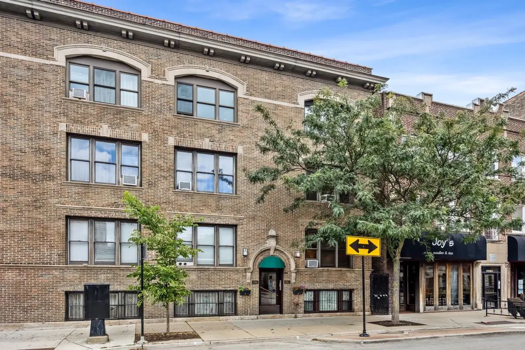 3263 N Broadway Street 2, Chicago