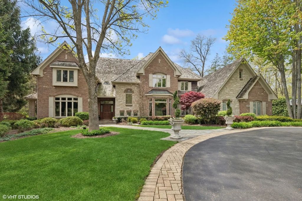 1181 Gavin Court, Lake Forest, 60045