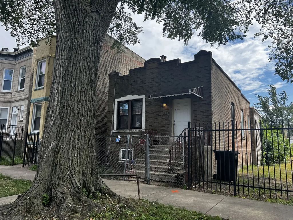 3039 W Flournoy Street, Chicago, 60612
