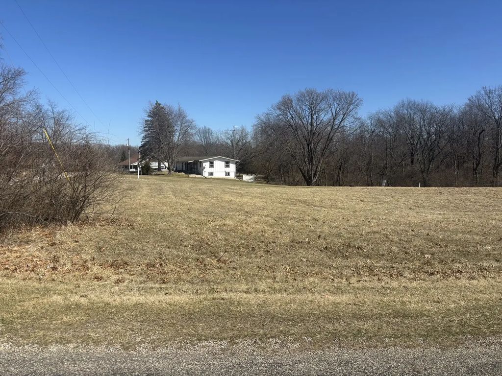 1043 Hidden Valley Drive, Varna
