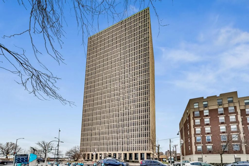 6700 S South Shore Drive 17b, Chicago