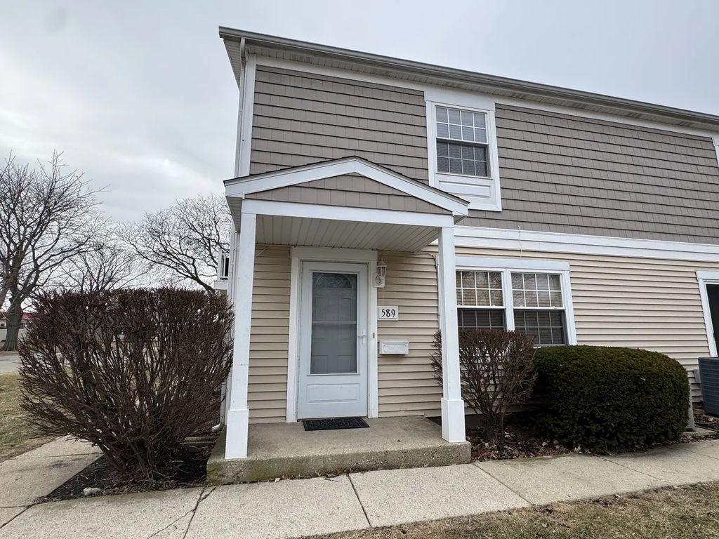 589 Lotus Court, Wheeling