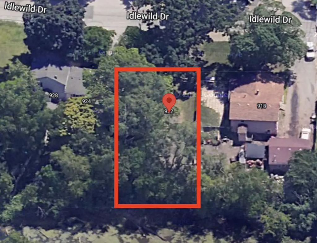 922 Idlewild Drive, Round Lake Beach