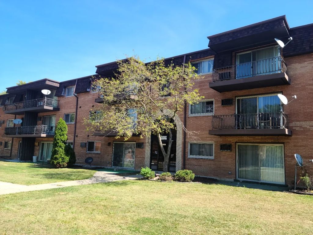18550 S Torrence Avenue 23, Lansing
