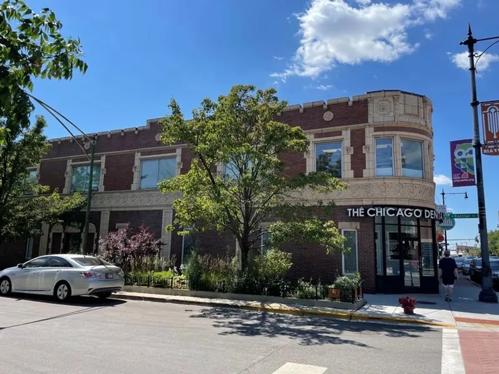 4409 W Lawrence Avenue, Chicago