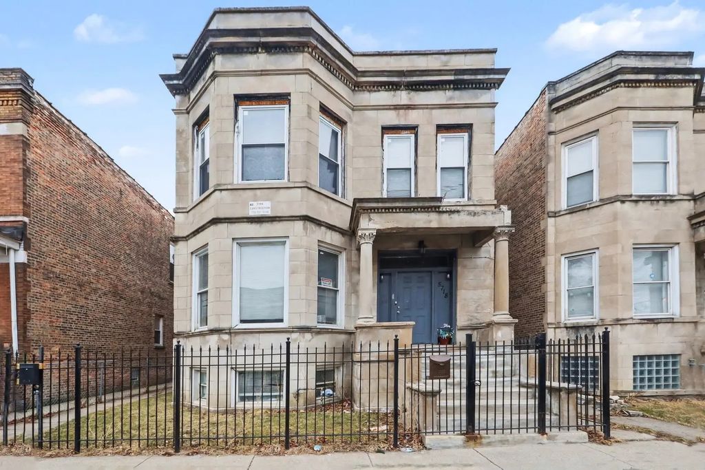 5718 S Green Street, Chicago