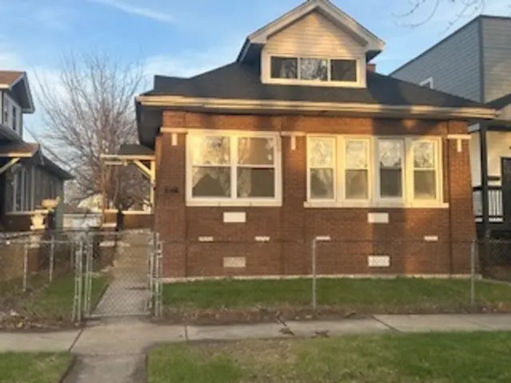 7535 S Calumet Avenue, Chicago, 60619