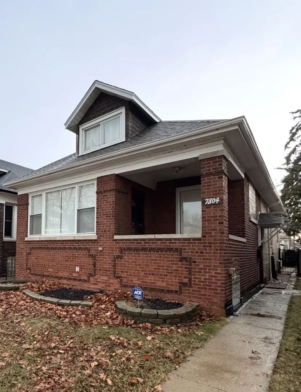 7804 S Paxton Avenue, Chicago, 60649