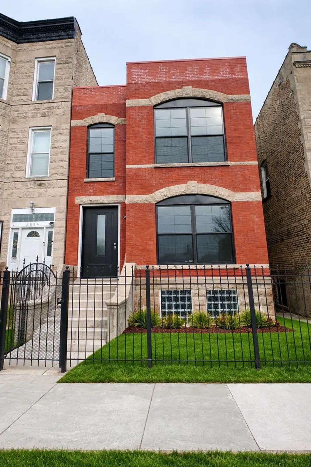 2852 W Polk Street, Chicago